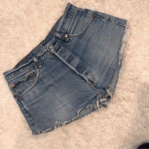 Levis 501 High Waisted Cut-offs Short ❤️